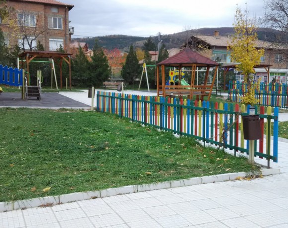 Реконструкция на детска площадка за деца на възраст от 3-12г. в двора на ОДЗ гр. Куклен, Област Пловдив